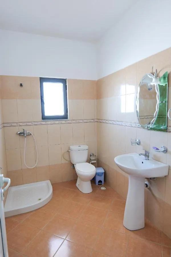 Vila Lida Sarandë 아파트