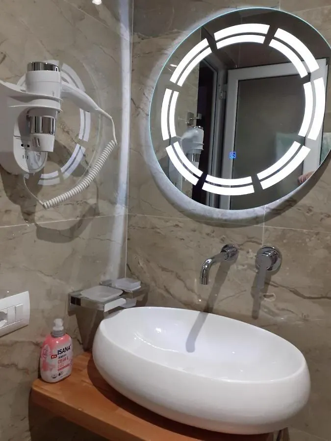 Vila Lida Sarandë 아파트